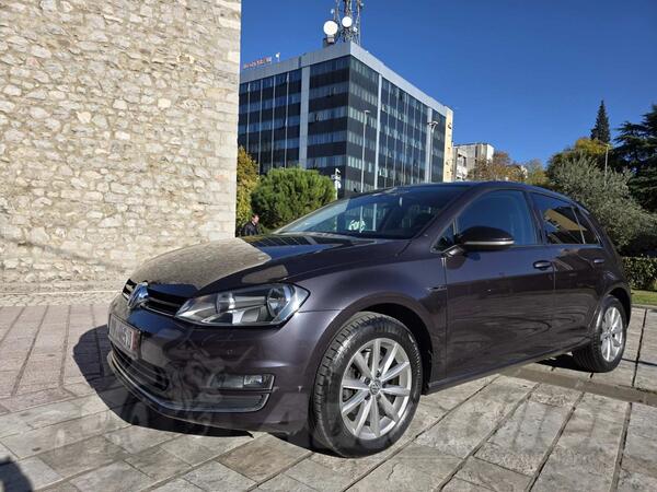Volkswagen - Golf 7 - 2.0 TDI