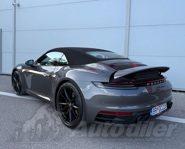 Porsche - Carrera - Cabrio V6 Boxer