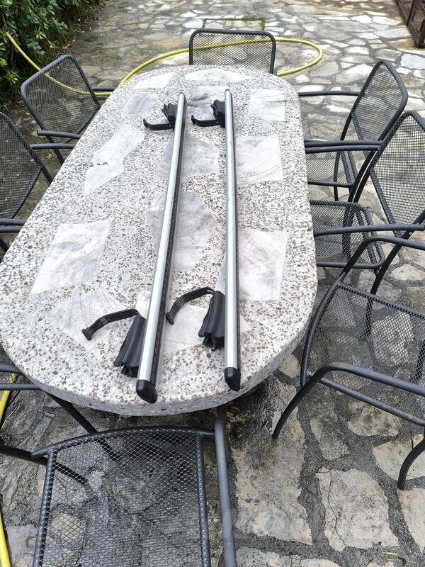 Krovni nosači, koferi, šatori i galerije