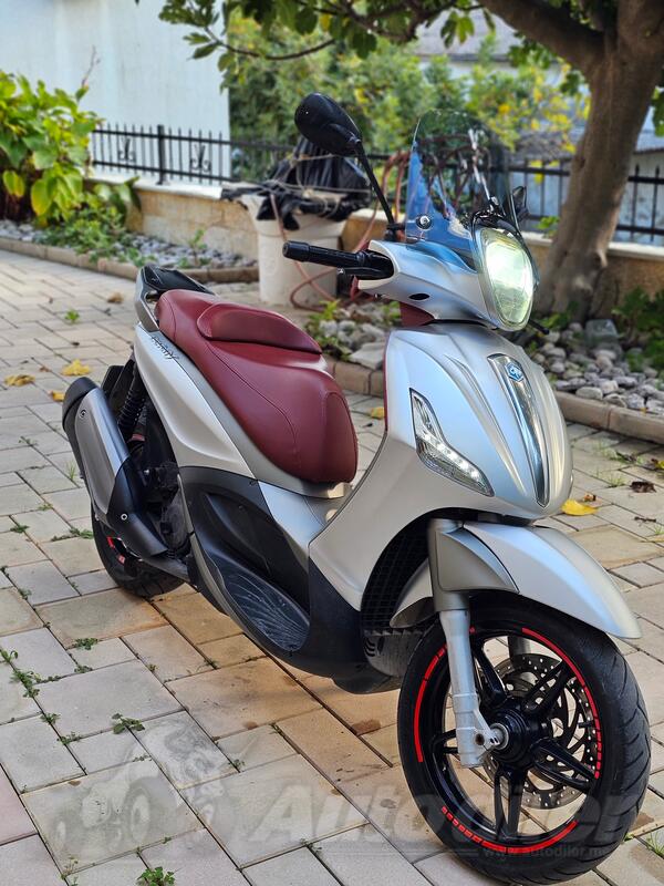 Piaggio - Beverly 350 Sport Touring