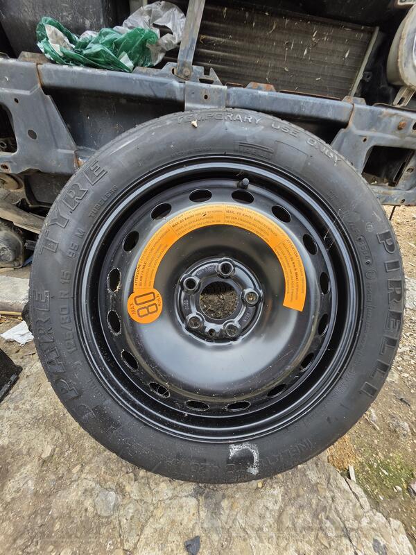 Fabričke felne i PIRELLI gume