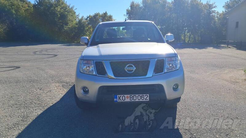 Nissan - Navara - 2.5