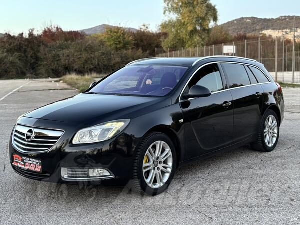 Opel - Insignia - 2.0 benzin 4x4