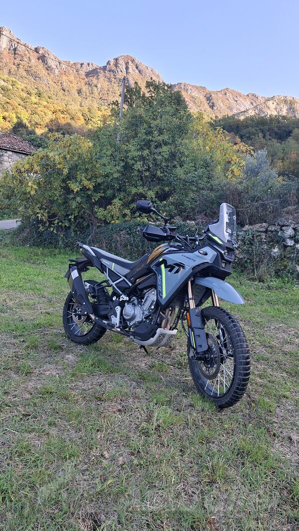CFMoto - 450MT