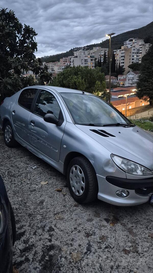 Peugeot - 206 - 1.4E
