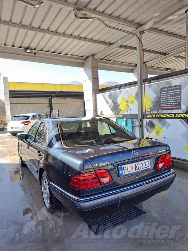 Mercedes Benz - E 220 - e220 diesel