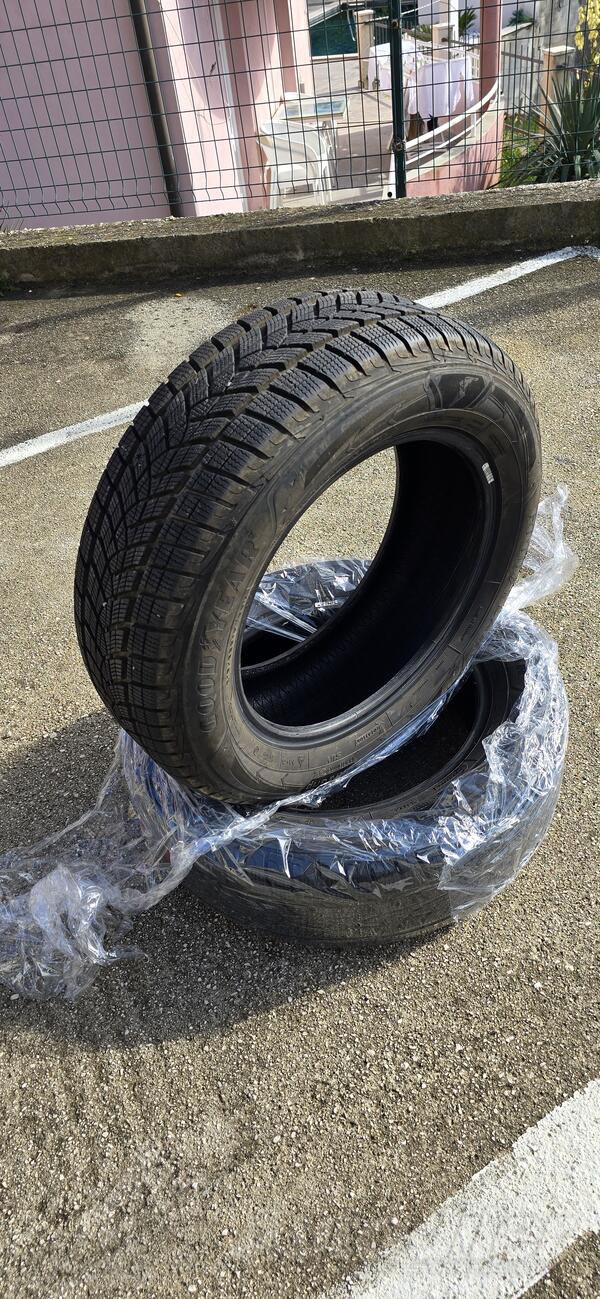 GoodYear - Ultra Grip - Univerzalna guma