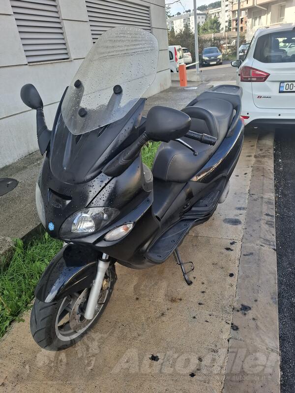 Piaggio - x9
