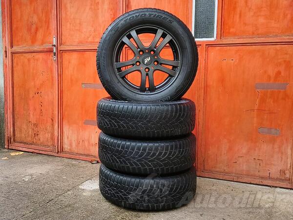 R Line felne i TOYO OBSERVE S944 gume