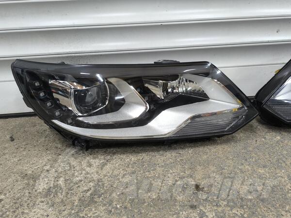 Oba fara za Volkswagen - Tiguan    - 2013