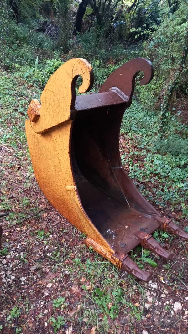 Ostalo - Korpa za bager