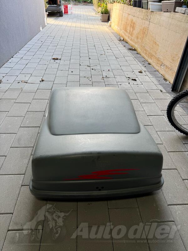 Krovni nosači, koferi, šatori i galerije