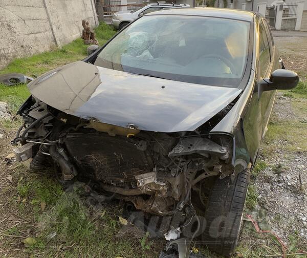 Renault - Clio - 1.5 DCI