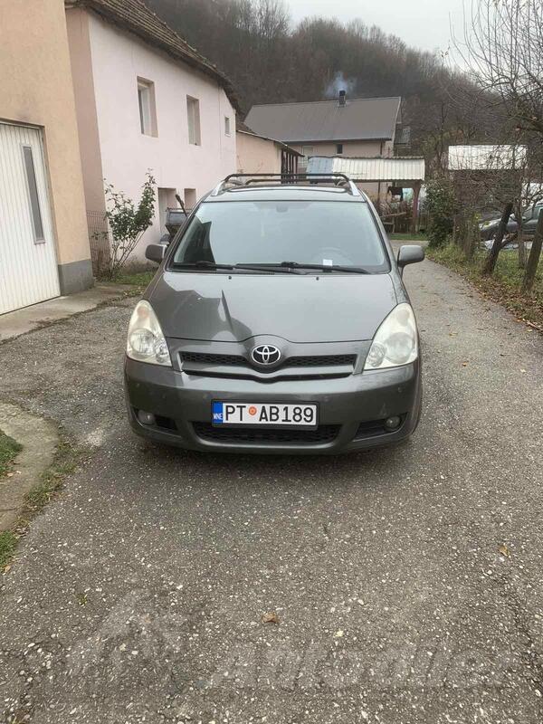 Toyota - Corolla Verso - 2.20 D-4D