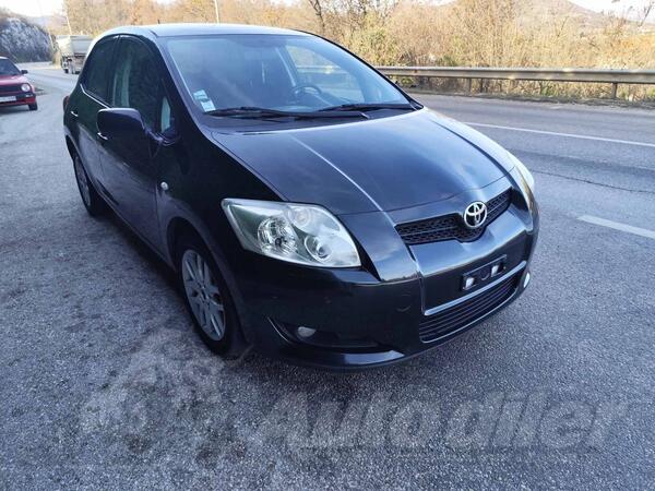 Toyota - Auris - 2.0