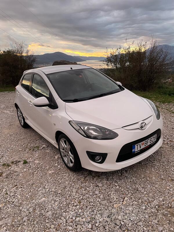 Mazda - 2 - 1.5 benzin