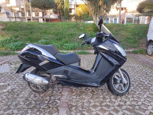 Peugeot - Satelite 300