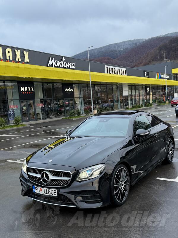 Mercedes Benz - E 220 - COUPE