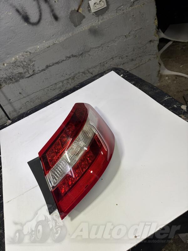 Sağ fren lambası za Mercedes Benz - E 200    - 2009