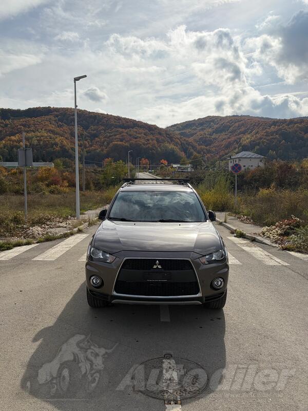 Mitsubishi - Outlander - 2.2