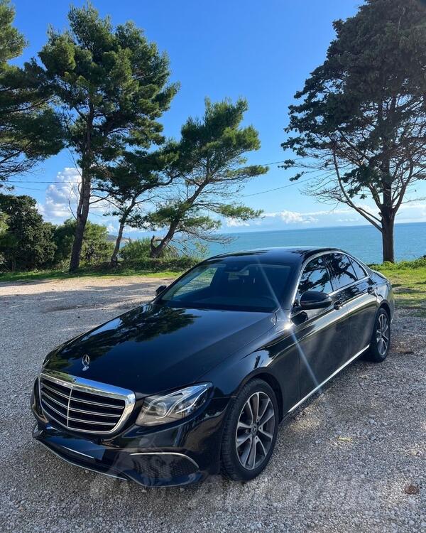 Mercedes Benz - E 220 - 220 4x4