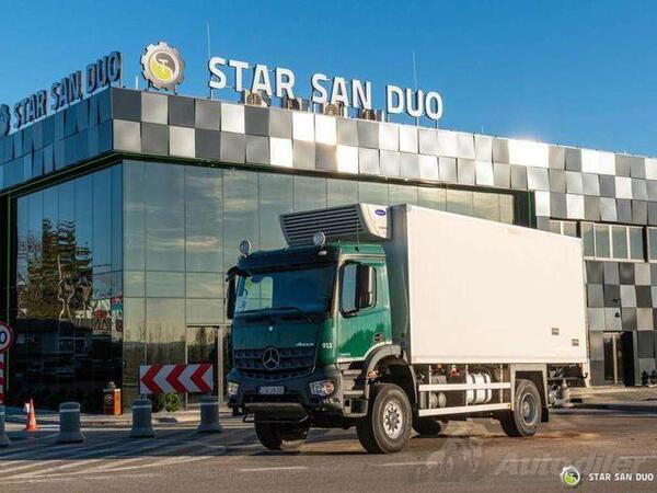 Mercedes Benz - AROCS 1830 4x4 kamion hladnjača + rampa / STR-0435