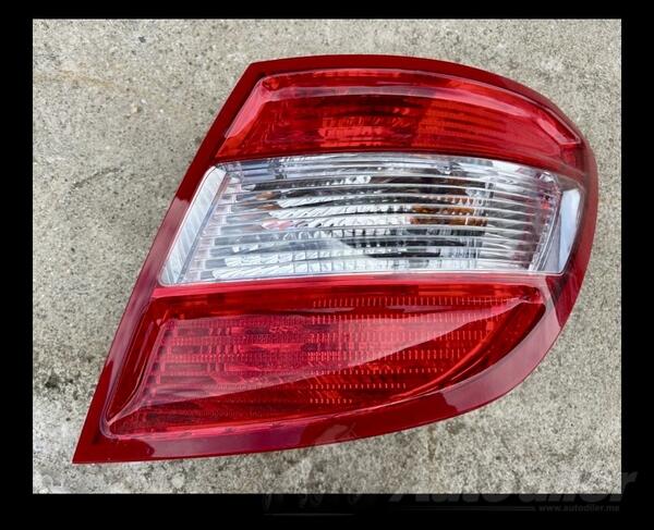 Sağ fren lambası za Mercedes Benz - C 220    - 2010