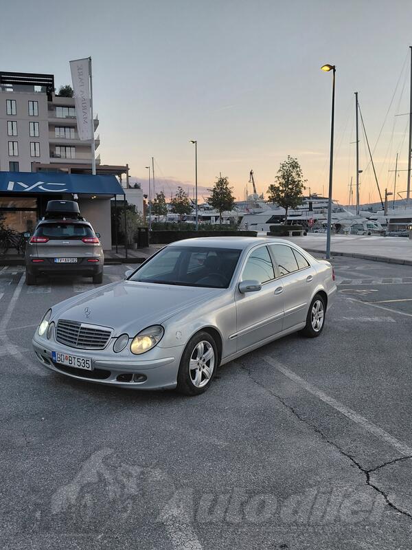 Mercedes Benz - E 270 - 2700
