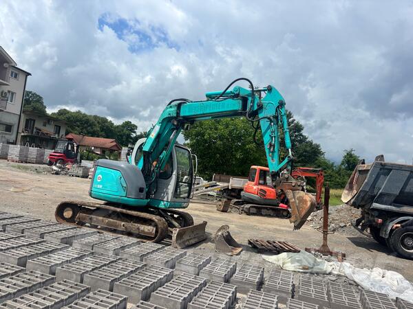 Kobelco - 70 SR