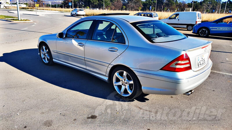Mercedes Benz - C 230 - w203 2.5v6 AMG special