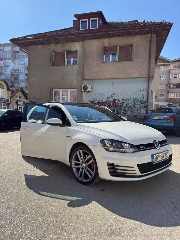 Volkswagen - Golf 7 - 2.0.dsg 135 kw
