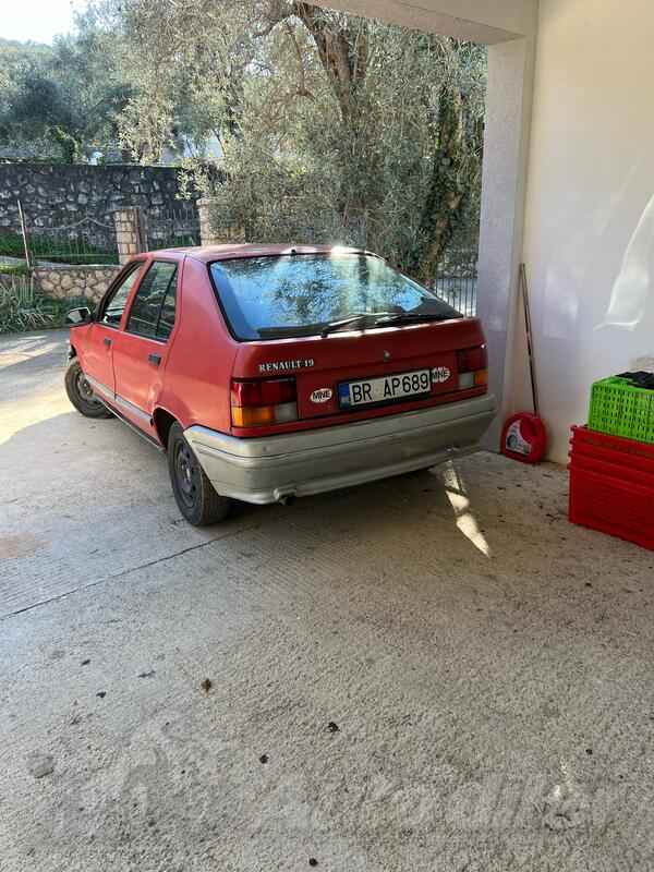 Renault - R 19 - b