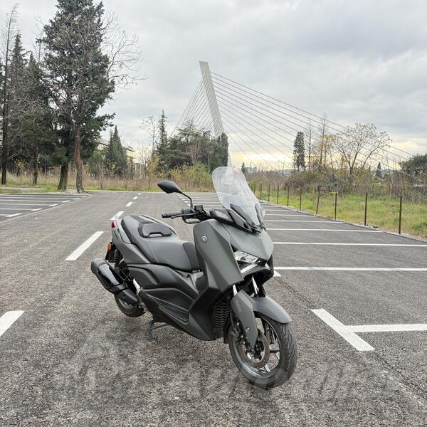 Yamaha - xmax300