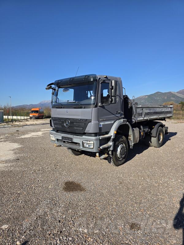 Mercedes Benz - Axor 18 29