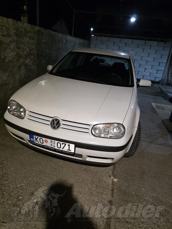 Volkswagen - Golf 4 - 1.6 16v