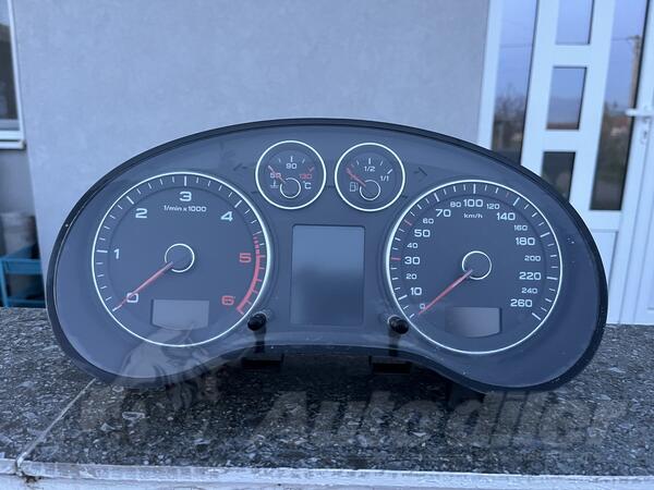 Instrument tabla za Automobile - Audi - A3    - 2009