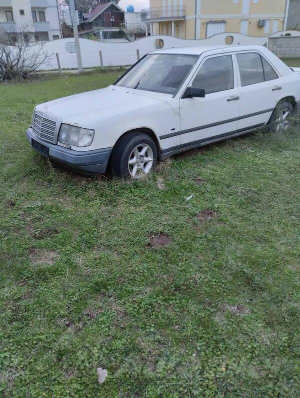 Mercedes Benz - E 200 - E 200