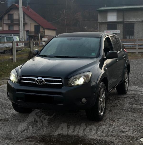 Toyota - RAV 4 - 2.2