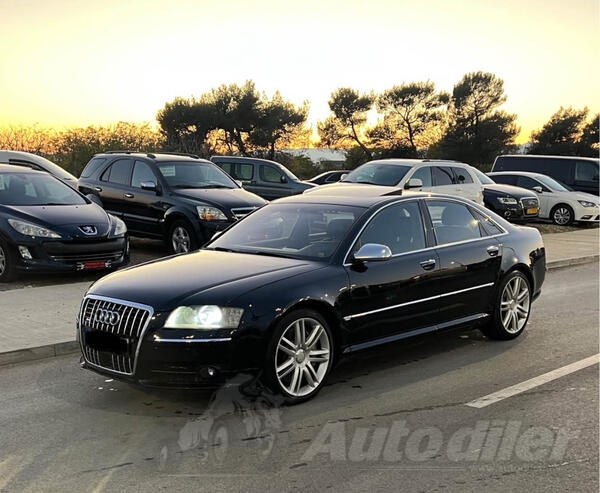 Audi - S8 - 5200