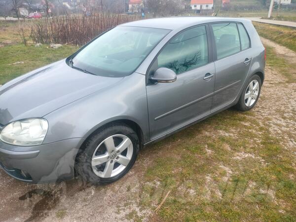Volkswagen - Golf 5 - 2.0 tdi