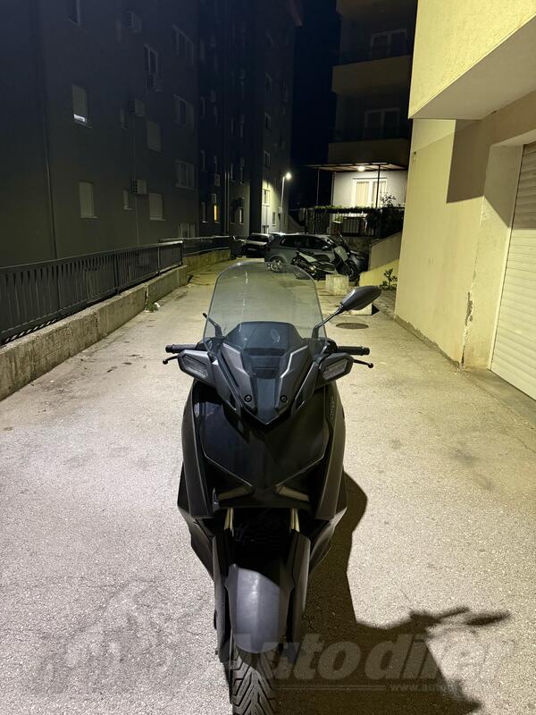 Yamaha - x max