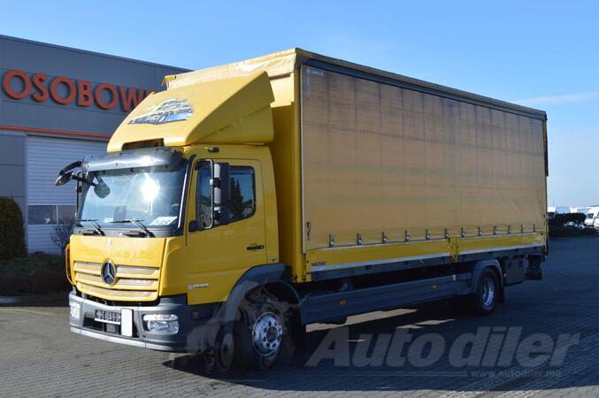 Mercedes Benz - Atego 1530 E6 kamion sa klizna zavesa cerada + rampa /  GRI-0276