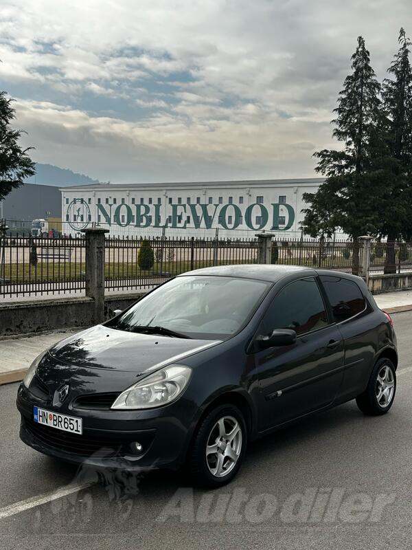 Renault - Clio - 1.5 DCI