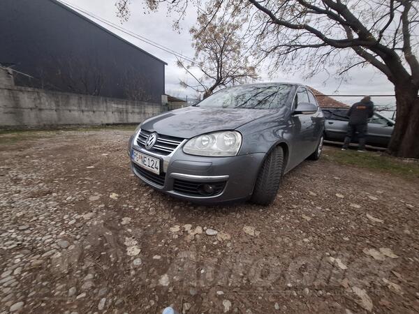 Volkswagen - Jetta - 19