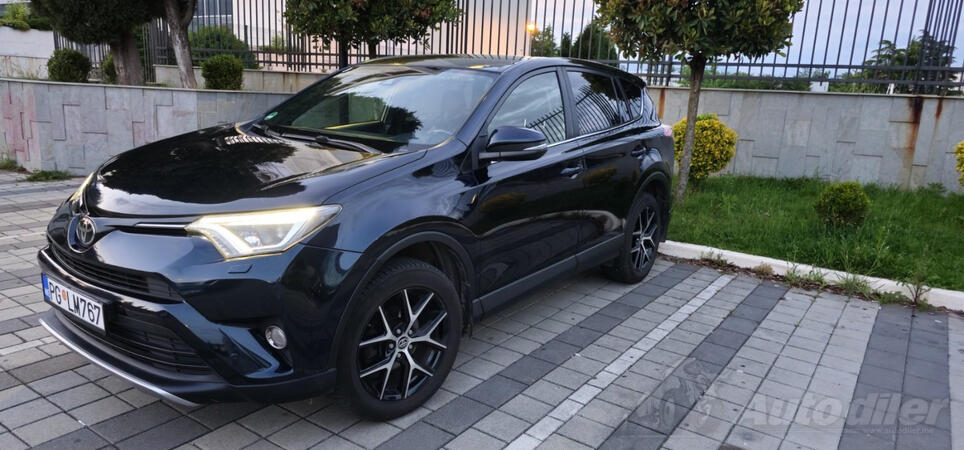 Toyota - RAV 4 - 2.0