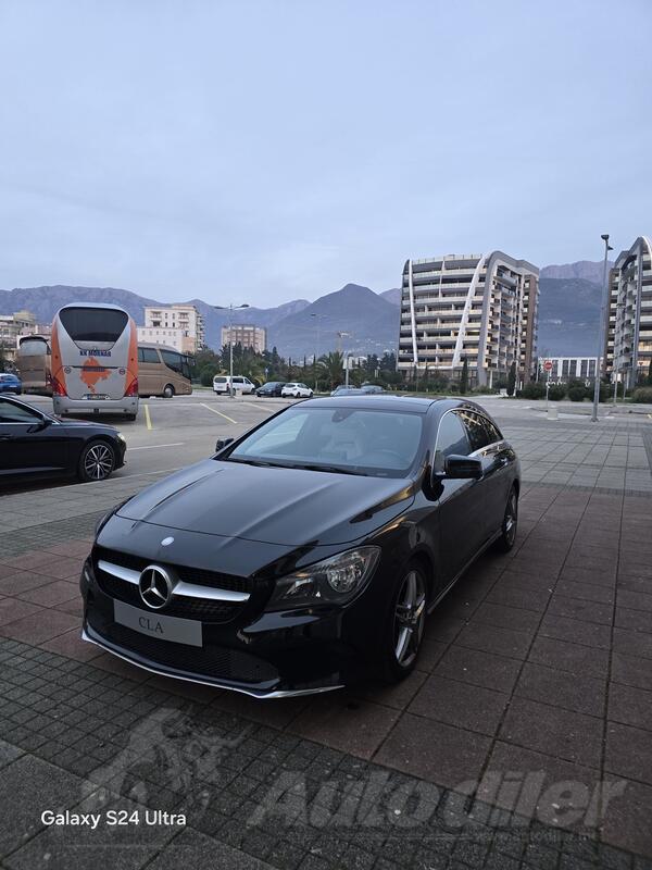 Mercedes Benz - CLA 180 - .