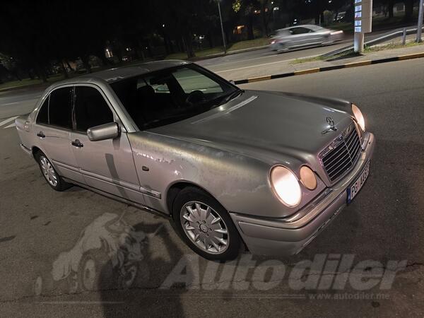 Mercedes Benz - E 250 - 2500