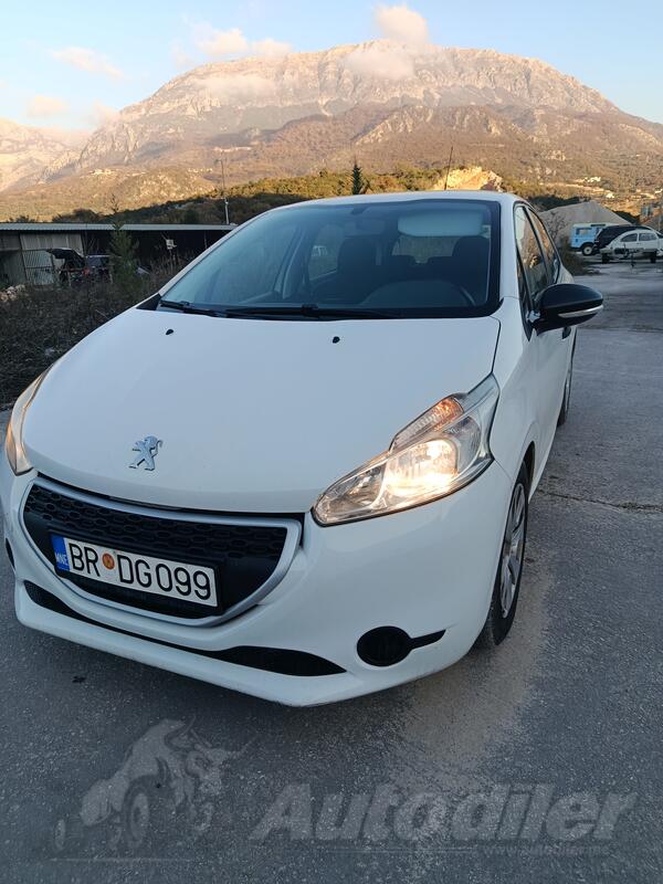 Peugeot - 208 - HDI
