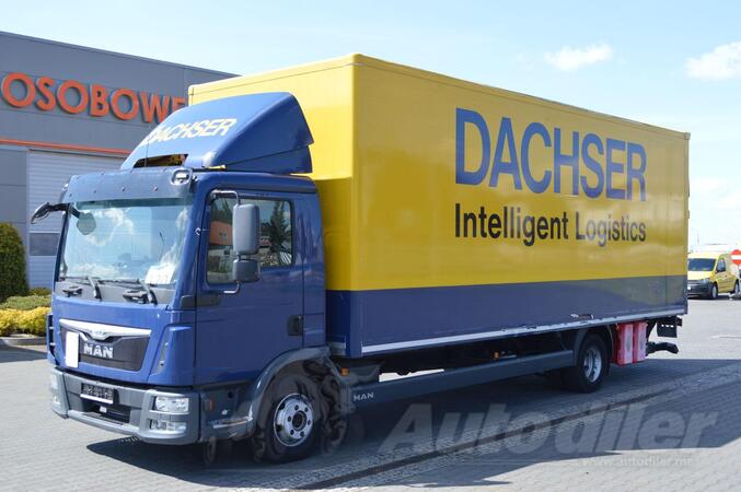 MAN - TGL 12.250 kamion furgon + rampa / GRI-0350