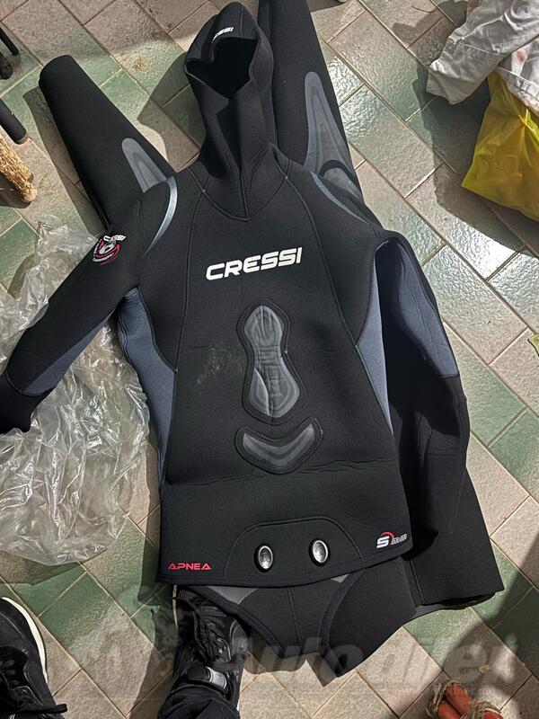 Veshje për zhytje - Pajisje për zhytje